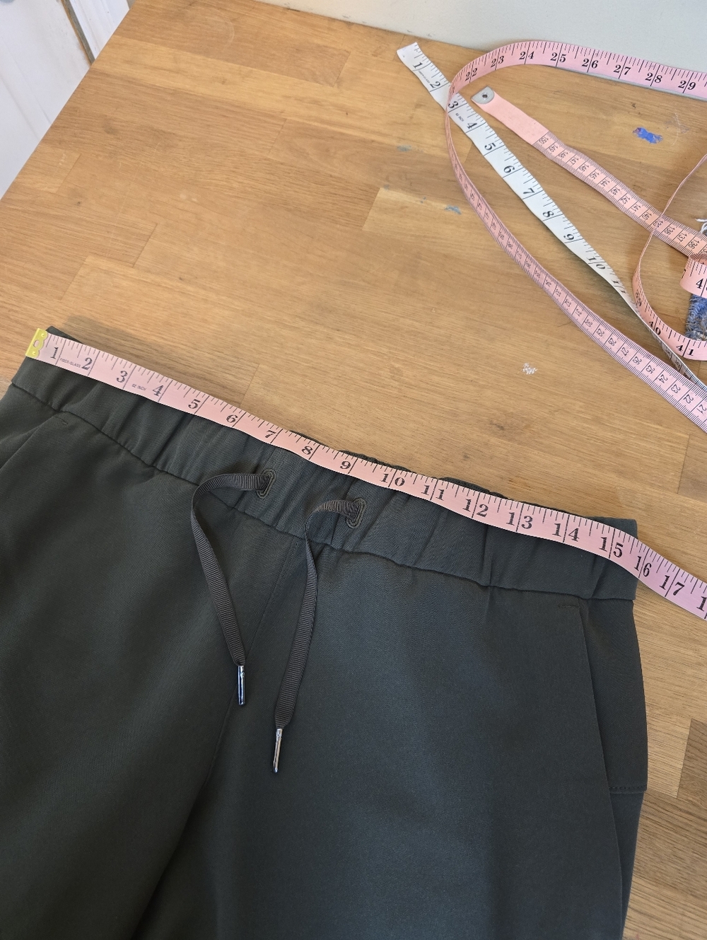 Lululemon On The Fly Pant *Woven Dark Olive 8 - Picture 10 of 14